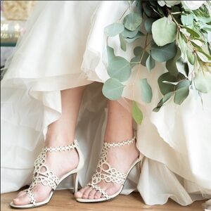 Anthropologie BHLDN Klub Nico Graciene Laser Cut Bridal Heels Cream Size 10